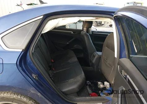 2017 Volkswagen Passat 1.8T R-Line из США, поврежденный, VIN 1VWDT7A36HC073746